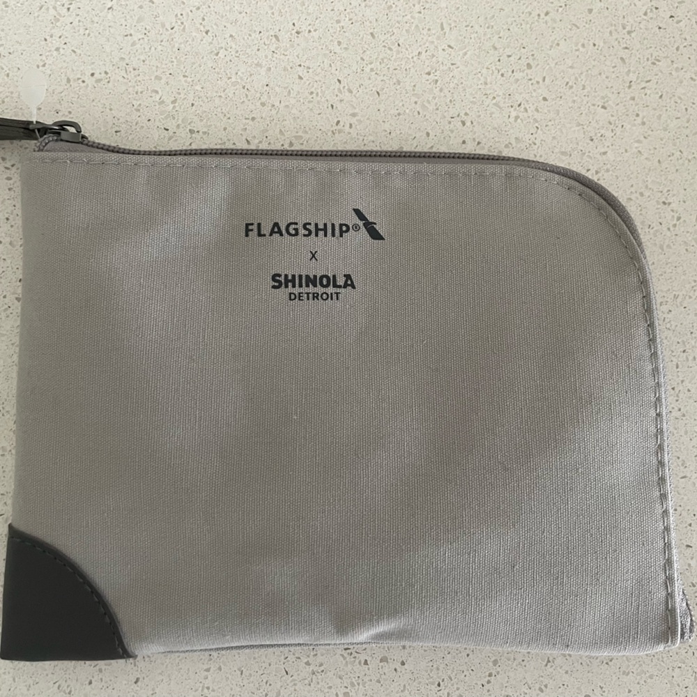 SHINOLA x American Airlines Gray Travel Organizer